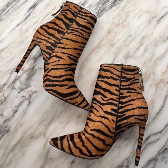 STEVE Madden Women's Via Stiletto Tiger Booties Various Sizes - Picture 7 of 14